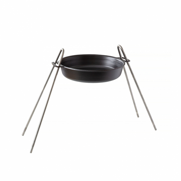 Pakke Stekepanne/Paiform 24 cm og Ildstativ i gruppen Outdoor hos Kockums Jernverk AB (OUT-07)
